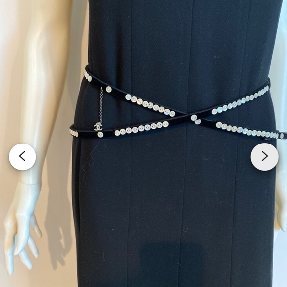 Vintage Chanel Velvet and pearl button belt.... - Picture 12 of 12